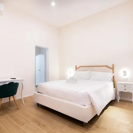 Charme & Chic Nazionale Maison d'hôtes 3*